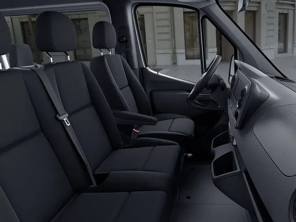 Gebraucht Mercedes Sprinter 170 PS (125 kW) 2023 Silber / iridiumsilber Van