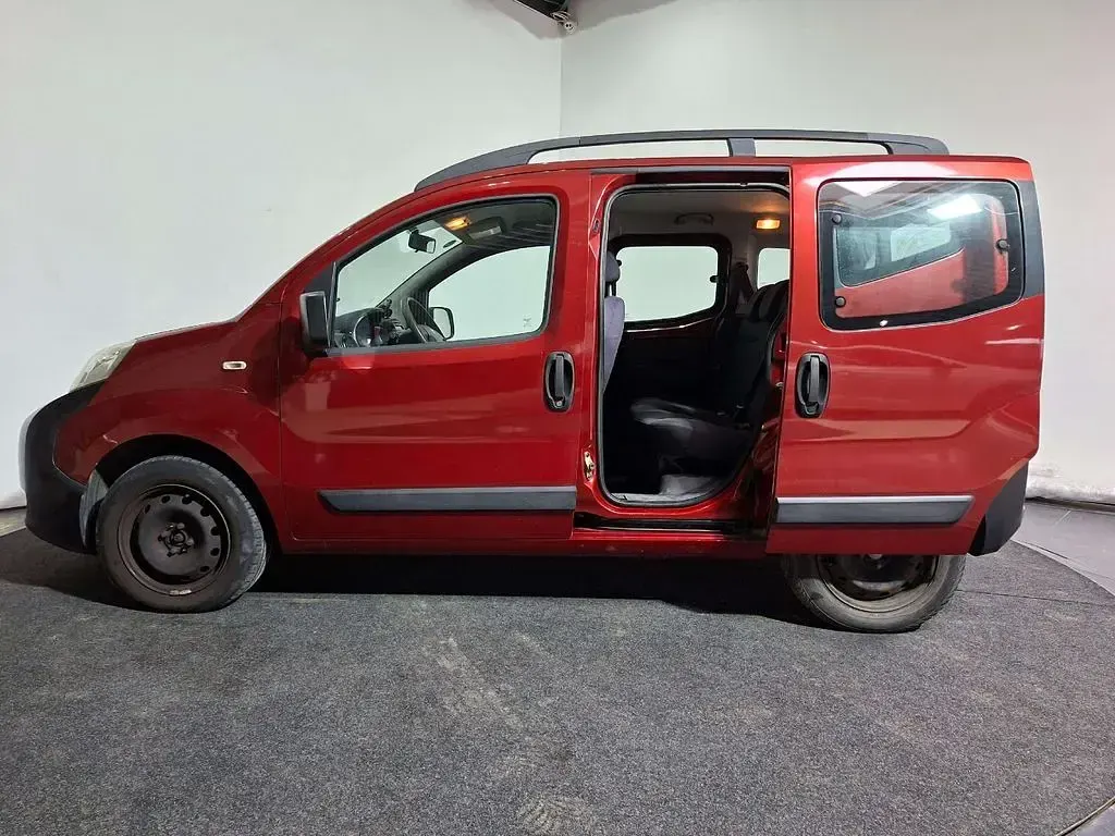 Gebraucht Peugeot Bipper 73 PS (53 kW) 2010 Rot Van / Kleinbus