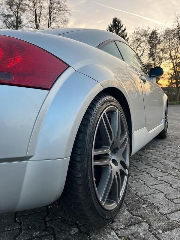 Gebraucht Audi TT Design 180 PS (132 kW) 1999 Silber Coupé