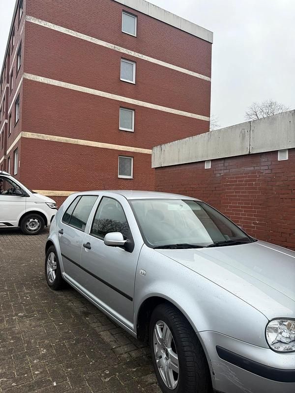 Gebraucht VW Golf IV 2001 Silber Kleinwagen
