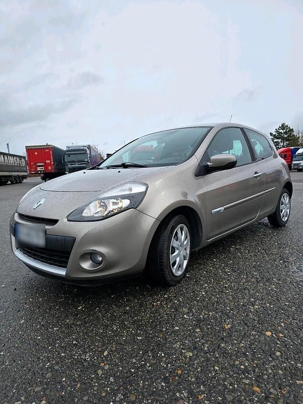 Gebraucht Renault Clio III 75 PS (55 kW) 2011 Braun Kleinwagen
