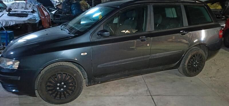Schwarz Gebraucht 2002 Fiat Stilo Kombi | 2.500 € - Bild 1/4
