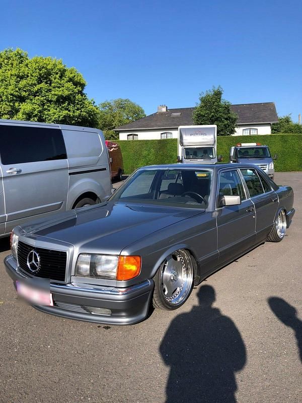 Grau Gebraucht 1989 Mercedes S300 Limousine | 21.000 € - Bild 1/2