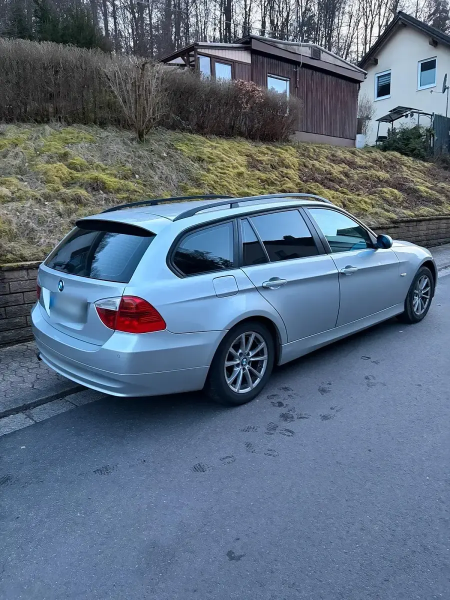 Gebraucht BMW 318 129 PS (94 kW) 2007 Silber Kombi