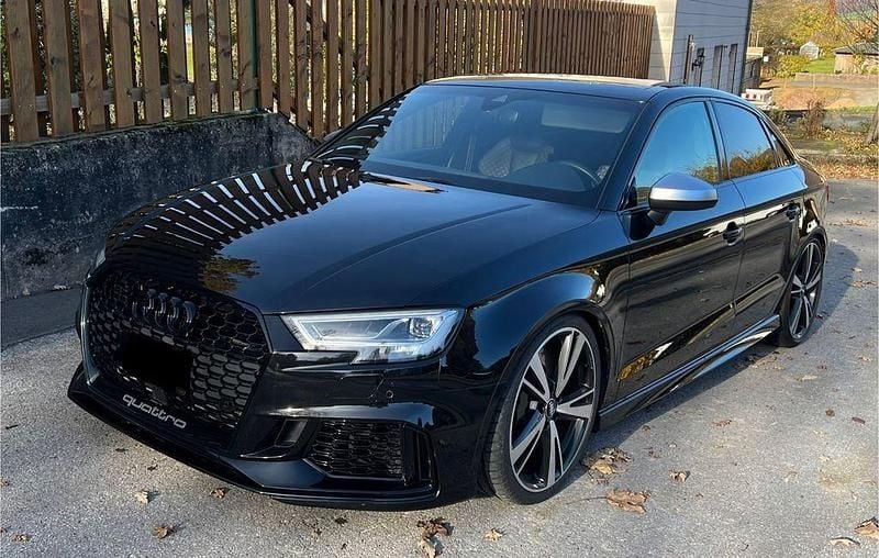 Schwarz Gebraucht 2019 Audi RS3 Comfort Limousine | 45.900 € (Guter Preis) - Bild 1/2