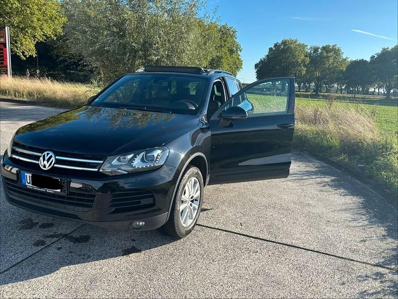 Schwarz Gebraucht 2013 VW Touareg SUV | 17.990 € (Fairer Preis) - Bild 1/4