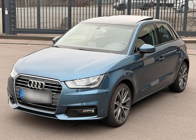 Blau Gebraucht 2015 Audi A1 Kleinwagen | 10.999 € (Fairer Preis) - Bild 1/4