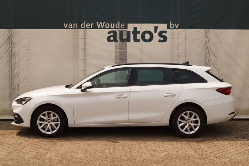 Weiß Gebraucht 2021 Seat Leon ST Kombi | 12.705 € (Guter Preis) - Bild 1/4
