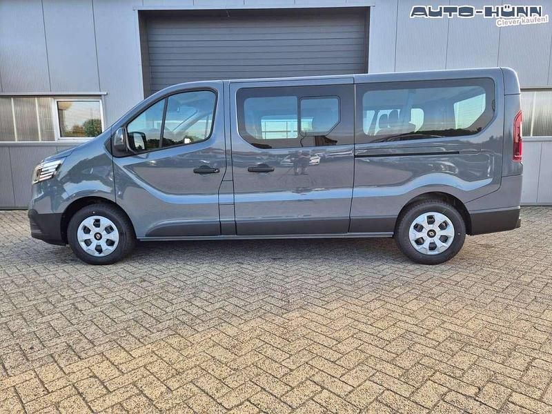 Neu Renault Trafic Evolution 150 PS (110 kW) 2025 Highland grau metallic Van / Kleinbus
