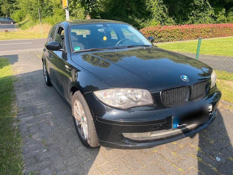 Schwarz Gebraucht 2009 BMW 116 Kleinwagen | 2.200 € - Bild 1/4
