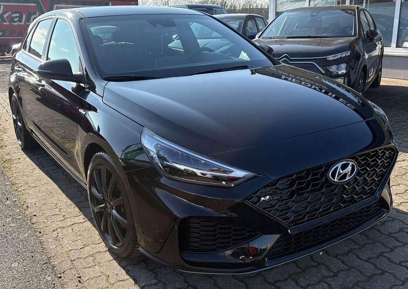 Phantom black Gebraucht 2023 Hyundai i30 N Line Limousine | 23.990 € (Etwas zu teuer) - Bild 1/4
