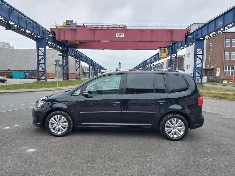 Schwarz Gebraucht 2011 VW Touran Highline Van / Kleinbus | 5.290 € (Guter Preis) - Bild 1/4
