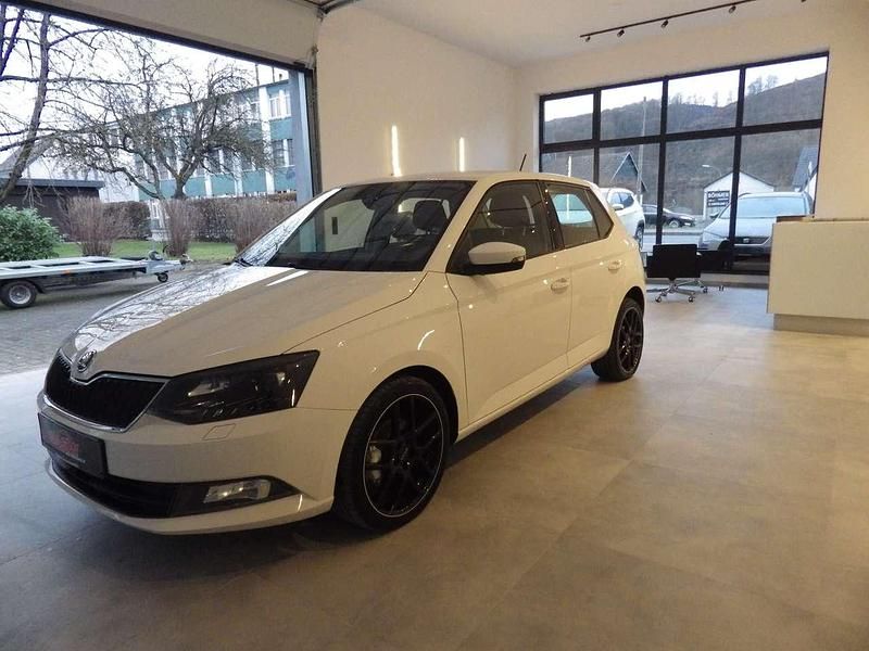 Gebraucht Skoda Fabia Style 90 PS (66 kW) 2017 Bila candy/candyweiss Kleinwagen