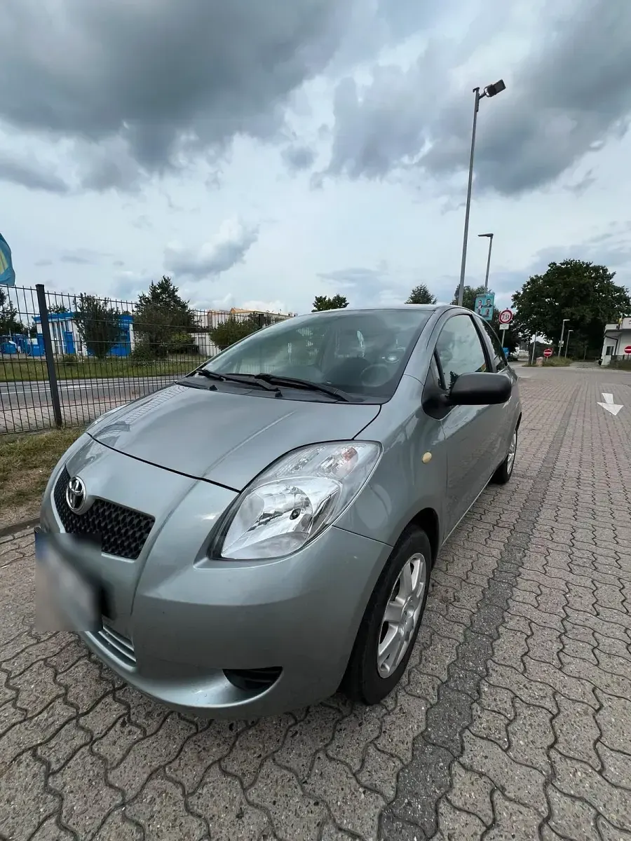 Gebraucht Toyota Yaris 69 PS (50 kW) 2006 Grau Kleinwagen