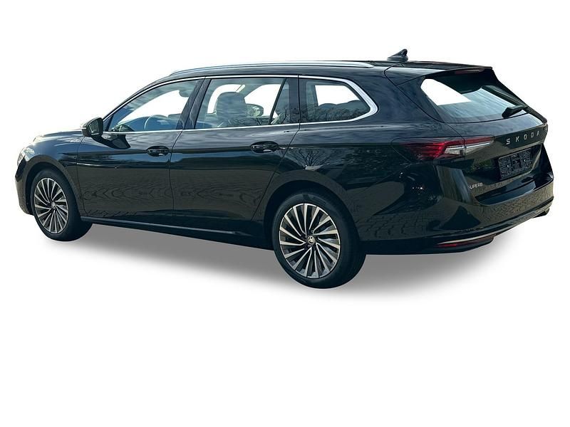 Neu Skoda Superb LAURIN & KLEMENT 265 PS (194 kW) 2025 Kombi