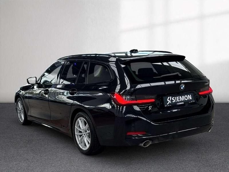 Gebraucht BMW 318 Shadowline 156 PS (114 kW) 2024 Black sapphire metallic Kombi