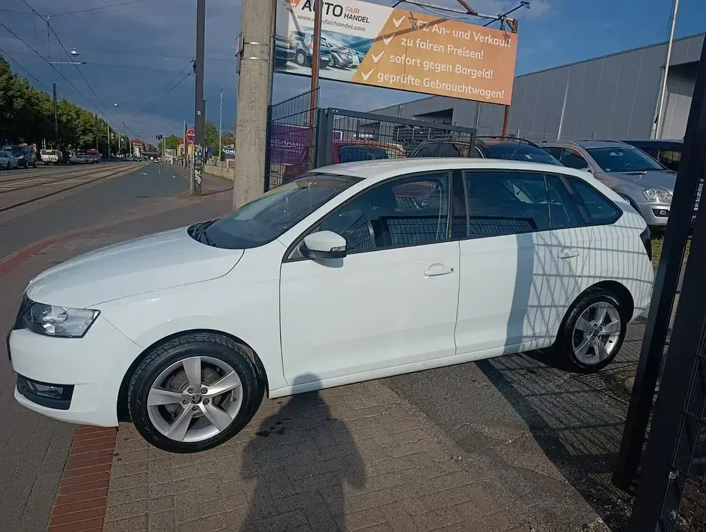 Gebraucht Skoda Rapid Cool Edition 95 PS (69 kW) 2018 Weiß Kleinwagen