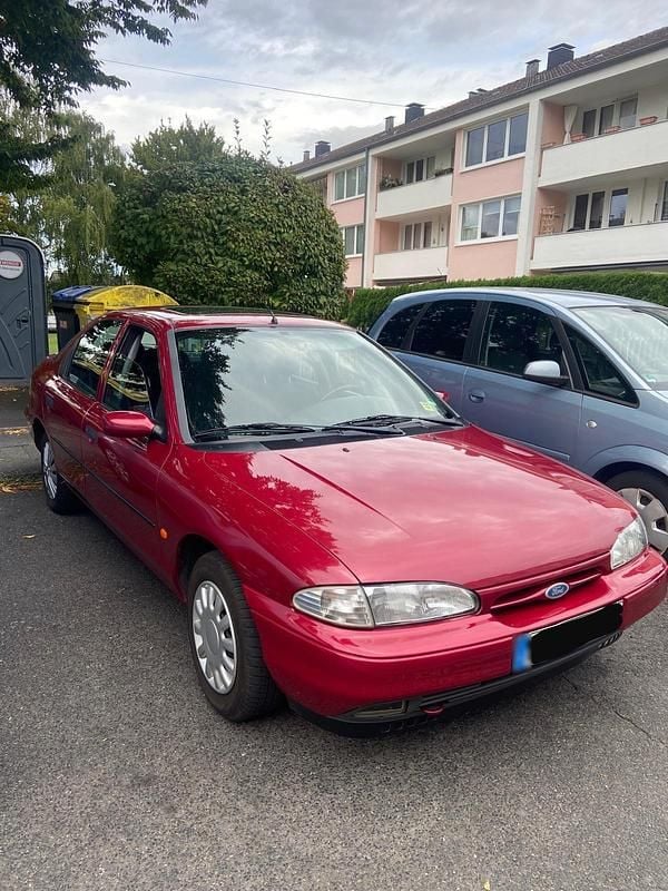 Gebraucht Ford Mondeo 111 PS (81 kW) 1997 Rot Limousine
