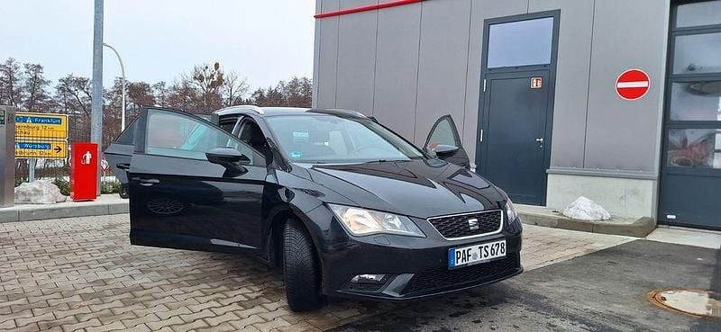 Schwarz Gebraucht 2014 Seat Leon ST Reference Kombi | 4.899 € (Fairer Preis) - Bild 1/4