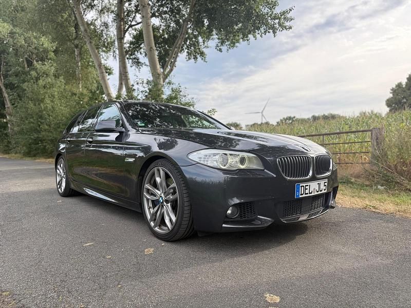 Grau Gebraucht 2012 BMW 530 M Sport Kombi | 14.000 € (Teuer) - Bild 1/4