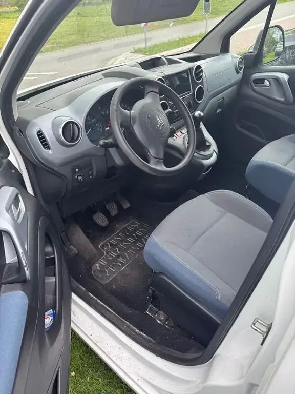 Gebraucht Citroën Berlingo 98 PS (72 kW) 2011 Weiß Van / Kleinbus