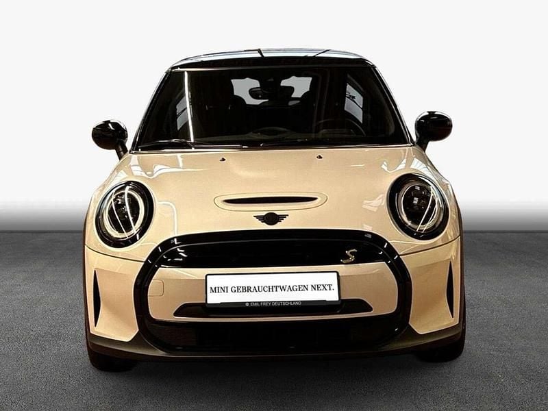 Gebraucht Mini Cooper SE Classic 135 kW (184 PS) 2023 Nanuq white metallic Kleinwagen