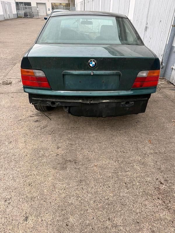 Second-hand BMW 328 193 CP (141 kW) 1995 Verde Berlinǎ