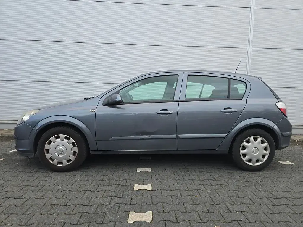 Gebraucht Opel Astra 90 PS (66 kW) 2006 Grau Limousine