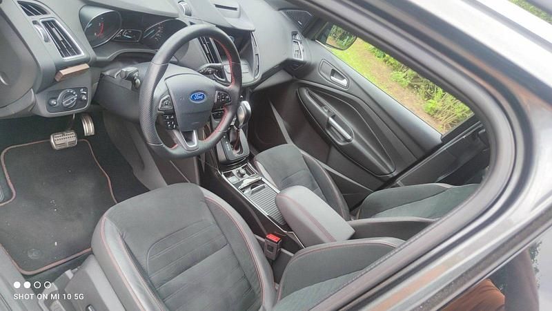 Gebraucht Ford Kuga ST-Line 179 PS (131 kW) 2019 Grau SUV