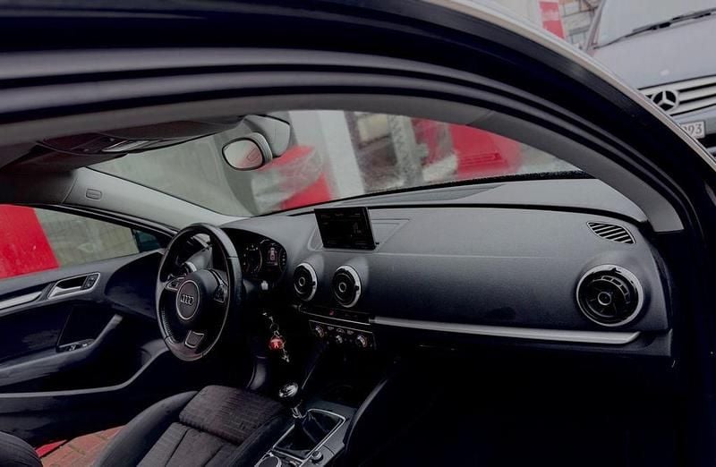 Gebraucht Audi A3 Ambiente 122 PS (89 kW) 2012 Grau Kleinwagen