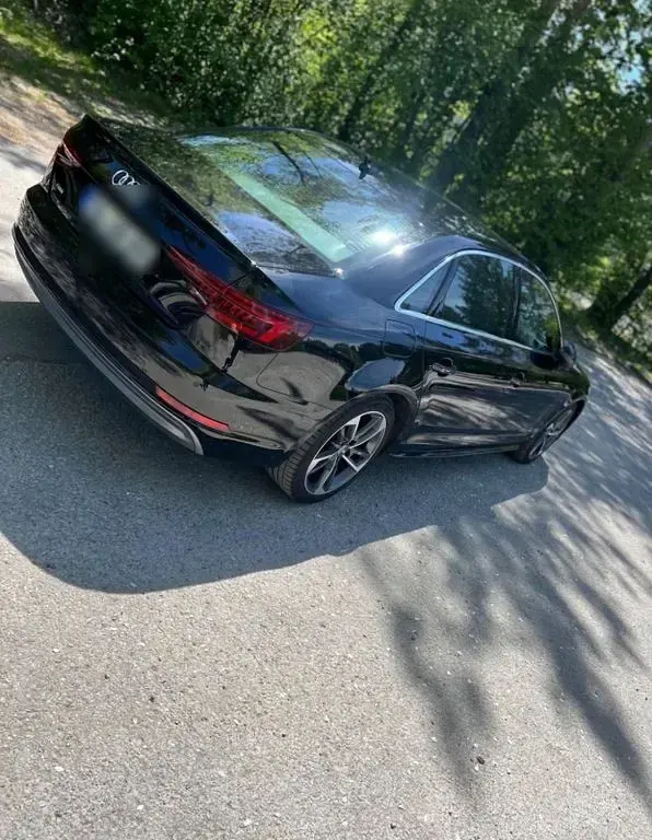 Gebraucht Audi A4 Sport 150 PS (110 kW) 2017 Schwarz Limousine