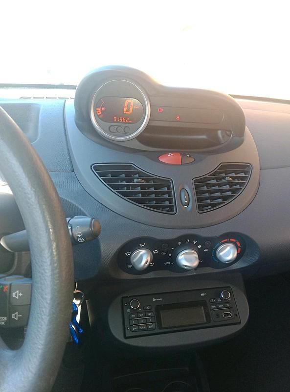 Gebraucht Renault Twingo 75 PS (55 kW) 2014 Rot Kleinwagen