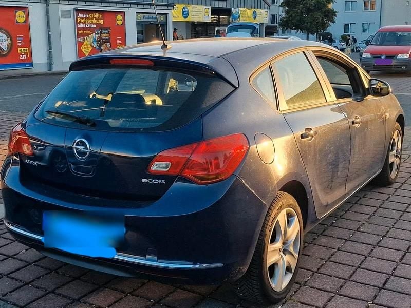 Blau Gebraucht 2013 Opel Astra Limousine | 4.500 € (Guter Preis) - Bild 1/4
