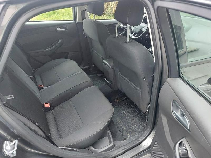 Gebraucht Ford Focus 120 PS (88 kW) 2015 Grau Limousine