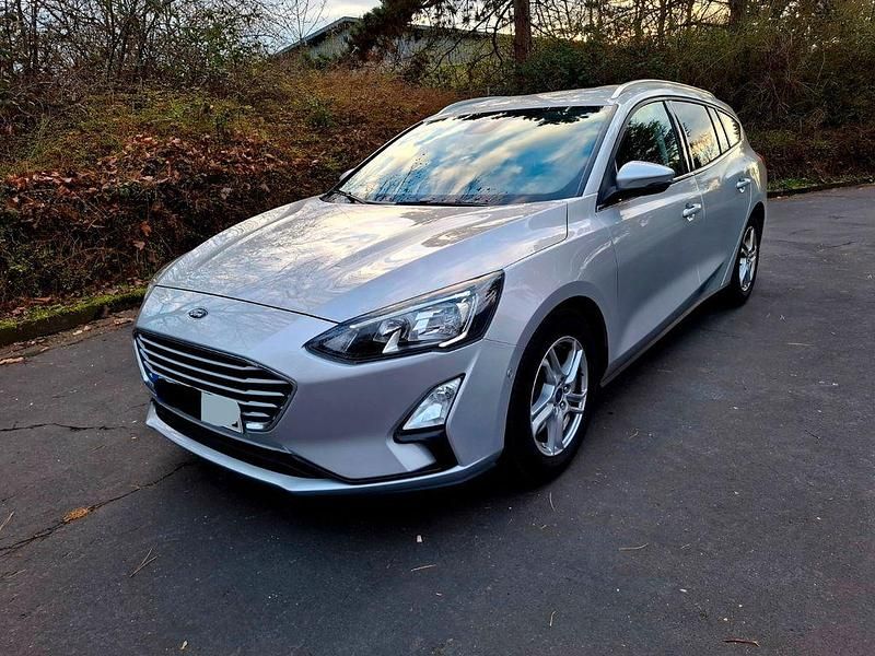 Gebraucht Ford Focus Cool & Connect 125 PS (91 kW) 2020 Silber Limousine