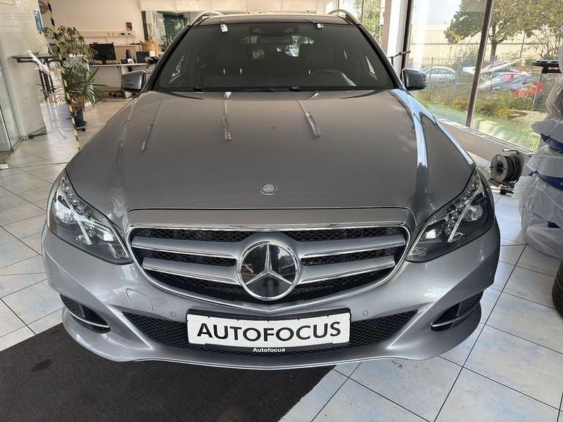 Gebraucht Mercedes E350 Avantgarde 252 PS (185 kW) 2014 Silber Kombi
