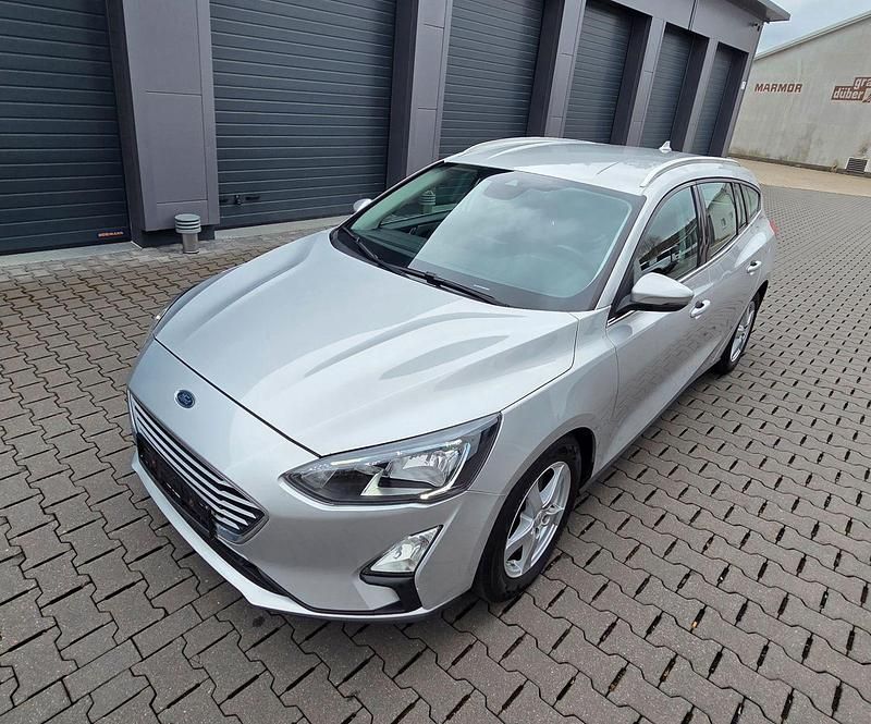 Gebraucht Ford Focus Cool & Connect 120 PS (88 kW) 2019 Silber Kombi
