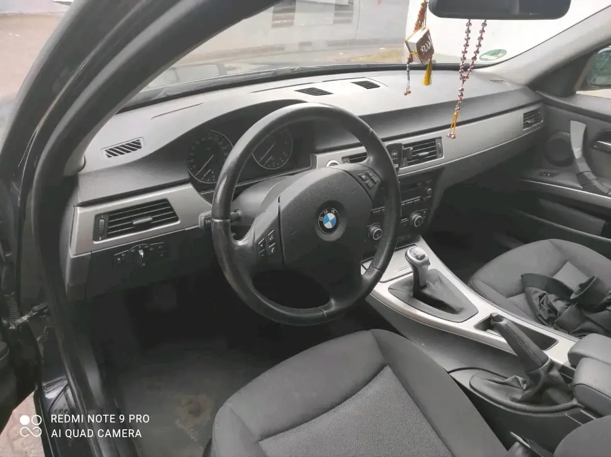 Gebraucht BMW 318 147 PS (108 kW) 2008 Blau Limousine