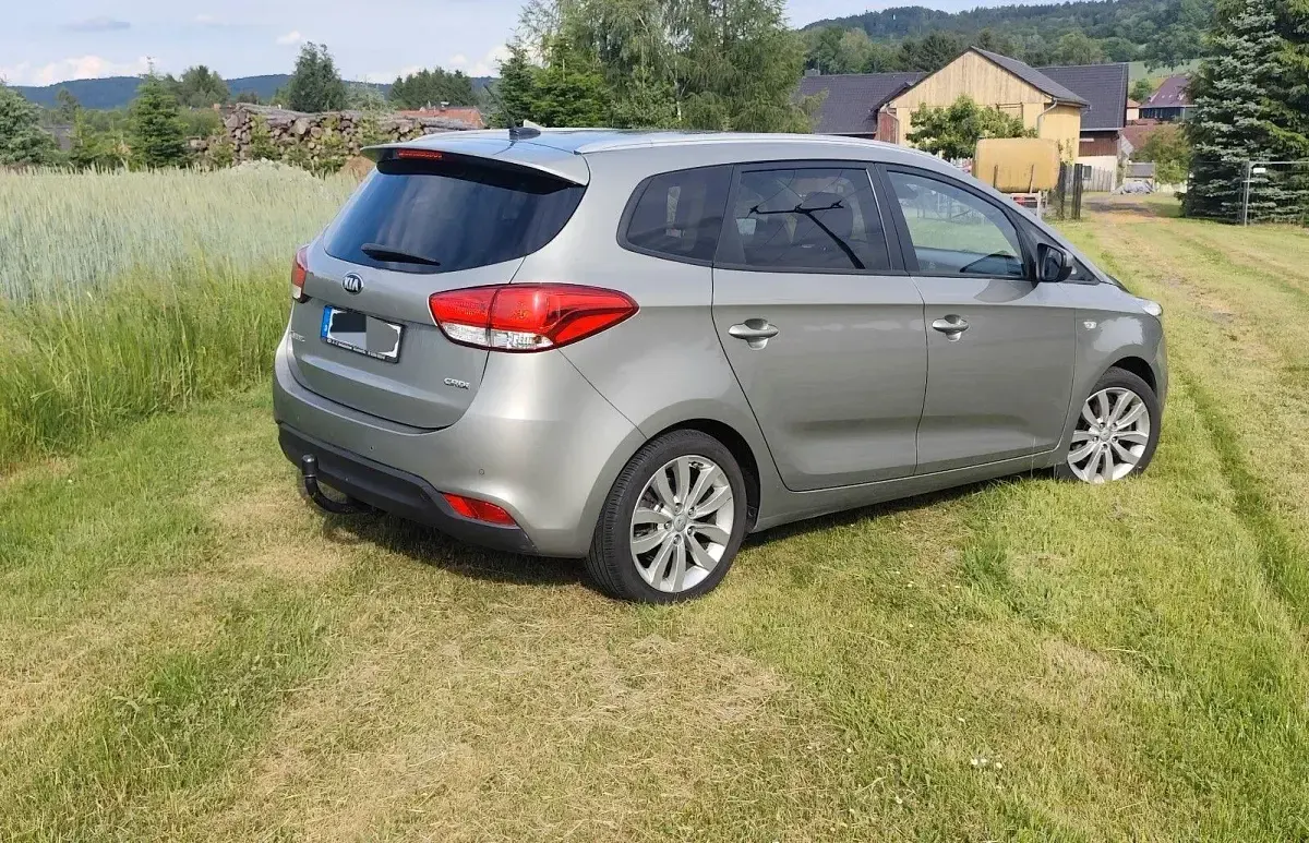 Gebraucht Kia Carens DREAM-TEAM Edition 116 PS (85 kW) 2015 Grau Van / Kleinbus