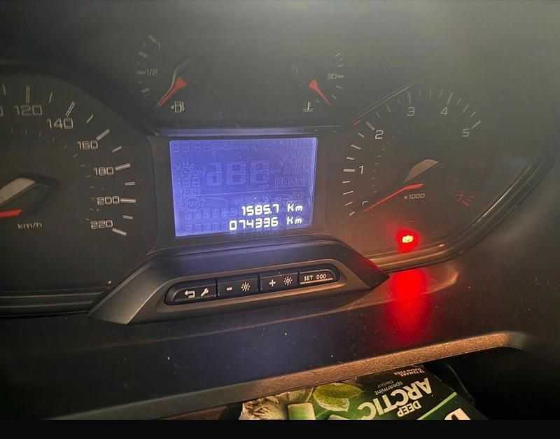 Gebraucht Peugeot Partner 131 PS (96 kW) 2020 Blau Van / Kleinbus