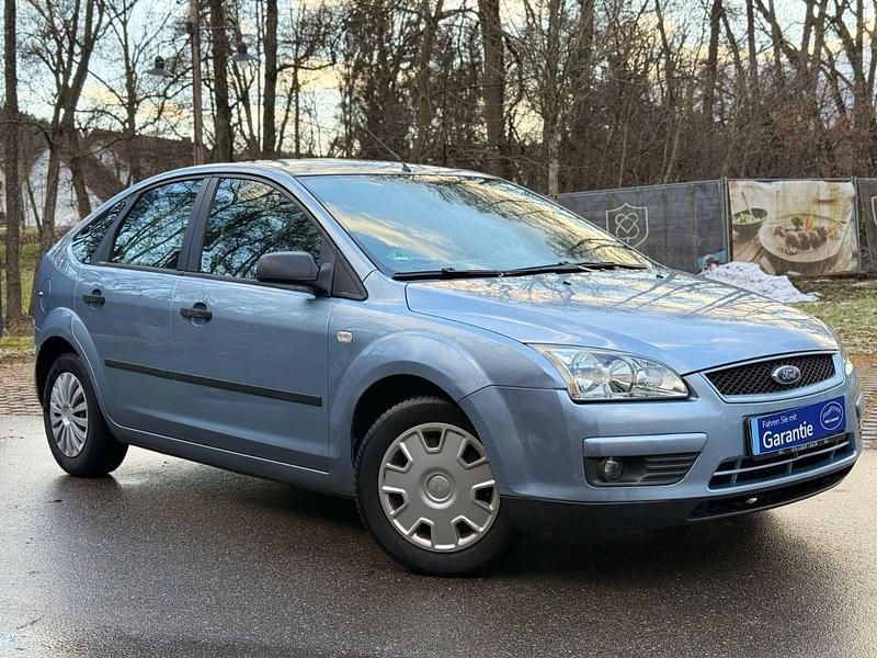 Gebraucht Ford Focus Trend 101 PS (74 kW) 2006 Blau Kleinwagen