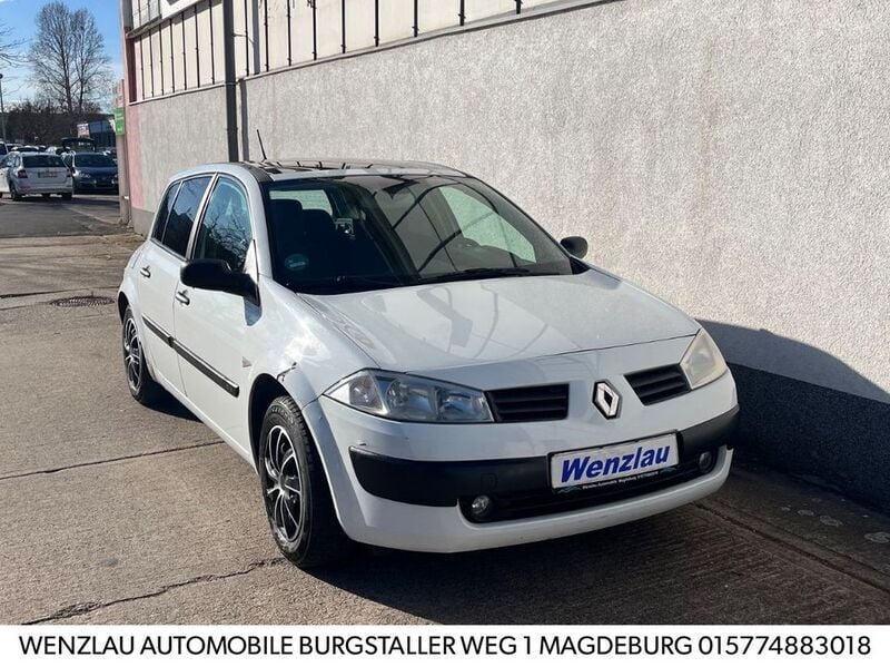 Weiß Gebraucht 2003 Renault Mégane II Privilege Limousine | 500 € (Superpreis) - Bild 1/4