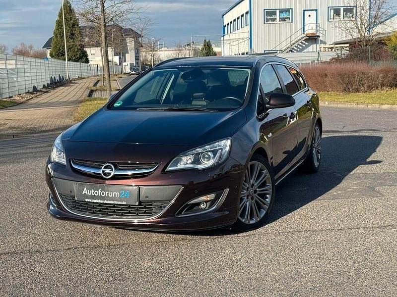 Braun Gebraucht 2015 Opel Astra OPC Kombi | 9.999 € (Guter Preis) - Bild 1/4