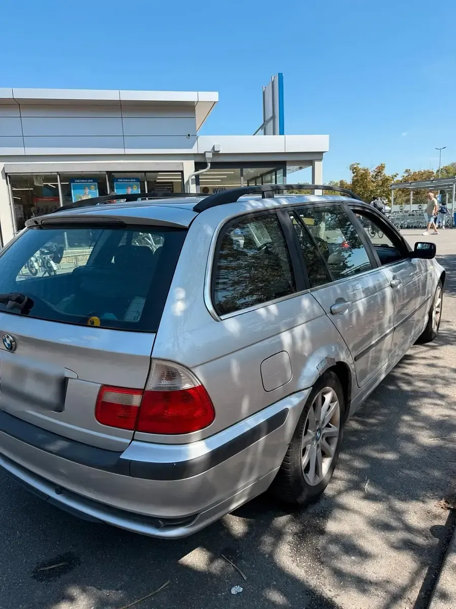 Gebraucht BMW 318 143 PS (105 kW) 2004 Grau Kombi