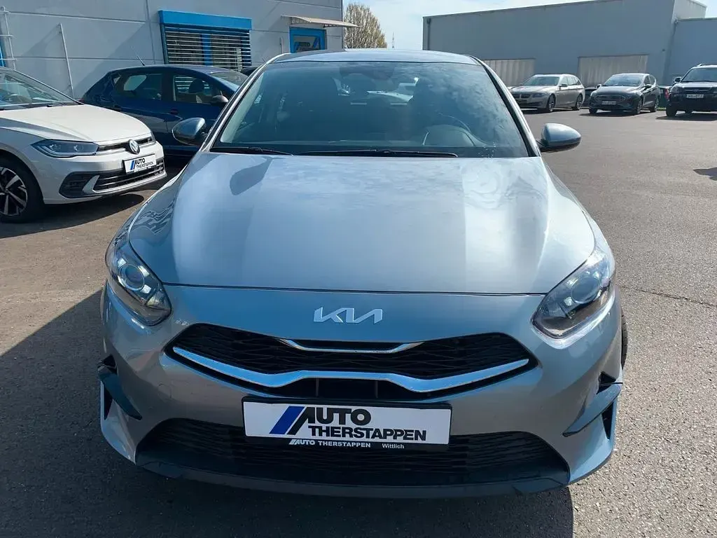 Gebraucht Kia Ceed 101 PS (74 kW) 2025 Grau Kleinwagen