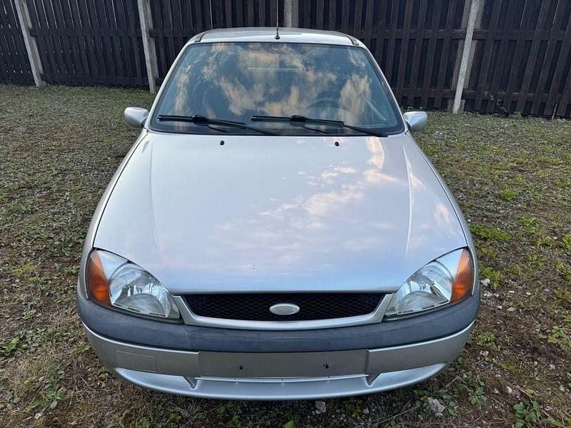 Silber Gebraucht 2003 Ford Fiesta Viva Kleinwagen | 990 € (Guter Preis) - Bild 1/4