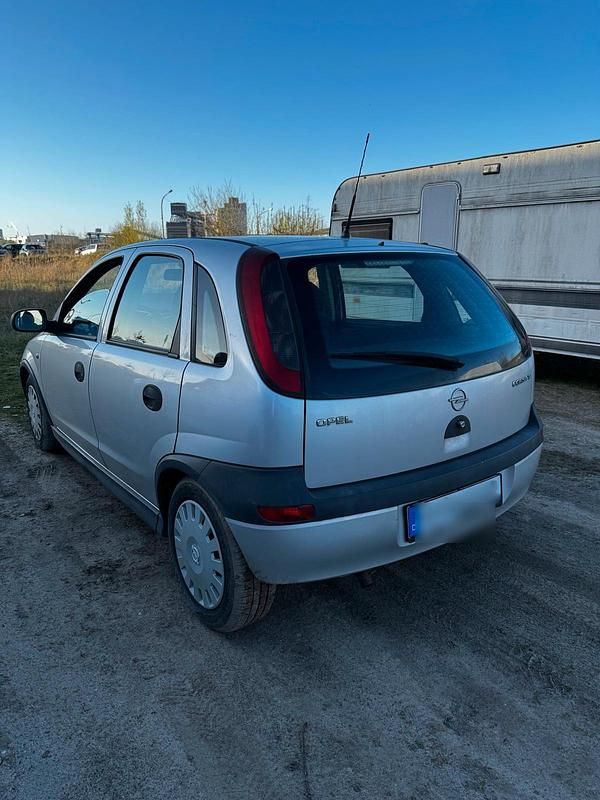 Gebraucht Opel Corsa 58 PS (42 kW) 2002 Silber Kleinwagen