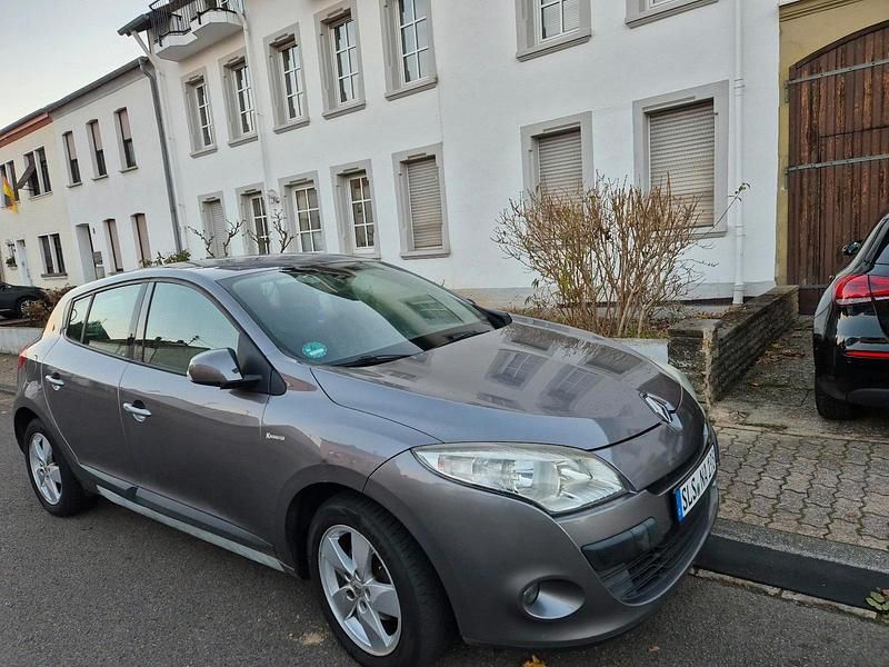 Gebraucht Renault Mégane 90 PS (66 kW) 2009 Grau Limousine
