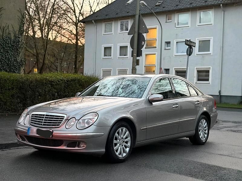 Gebraucht Mercedes E280 190 PS (139 kW) 2005 Grau Limousine