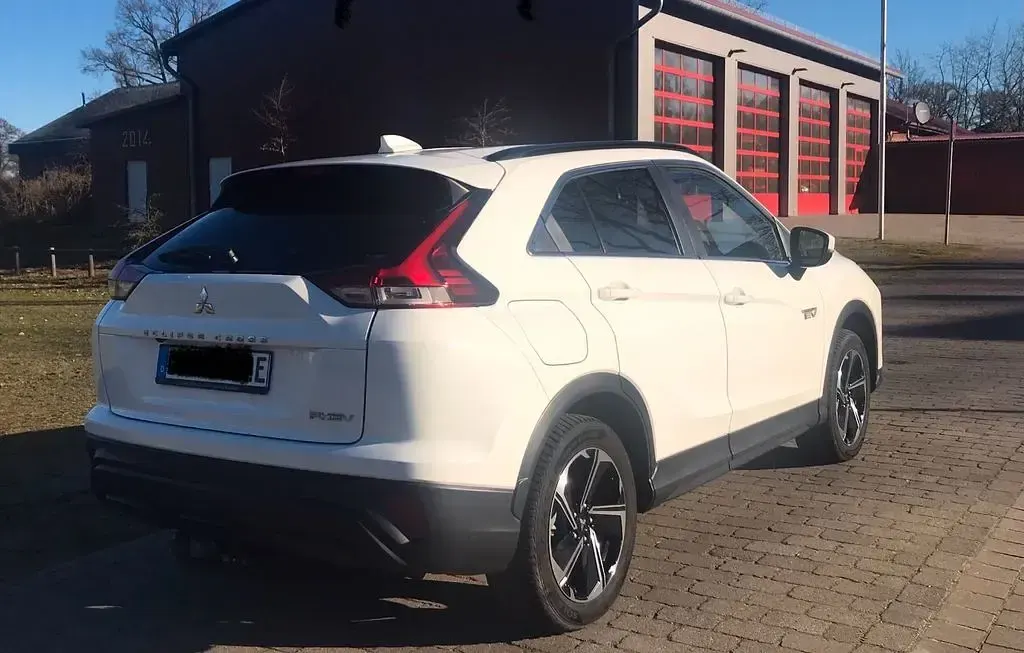 Gebraucht Mitsubishi Eclipse Cross Basis 188 PS (138 kW) 2022 Weiß SUV